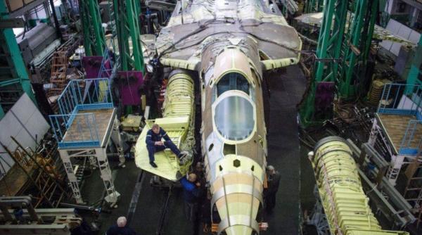 Industria aeronautică militară a Rusiei ar fi pregătită să producă avionului de luptă Su-57
