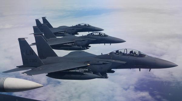 Forțele aeriene americane desfășoară în Turcia avioane de luptă F-15E Strike Eagle