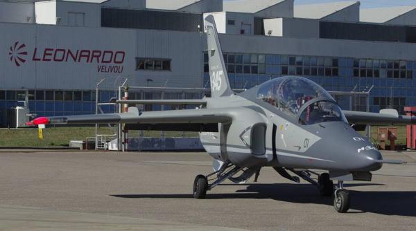 Forțele Aeriene Italiene se modernizează cu un nou avion de antrenament de la Leonardo
