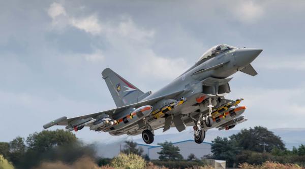 Două Eurofighter Typhoon s-au ciocnit în zbor. Unul dintre piloți și-a pierdut viața