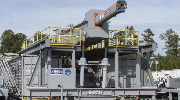 US Navy a început testarea versiunii avansate a armei electromagnetice cu rază lungă de acțiune
