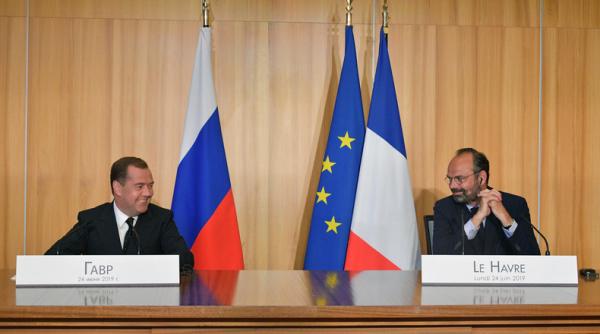 Franţa sfidează Europa. Parisul vrea un nou spaţiu de dialog politic cu Rusia