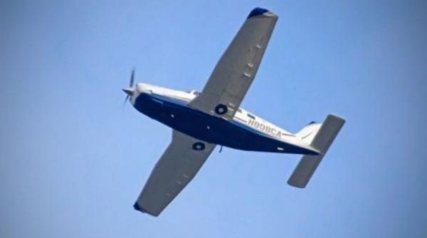 Un avion de mici dimensiuni a aterizat forţat în zona Vârfului Mădăraş