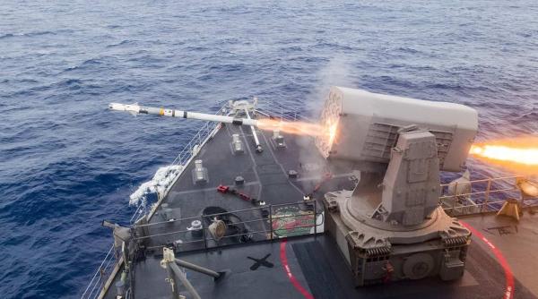 Raytheon va fabrica sistemul de rachete ghidate de RAM pentru SUA și Japonia