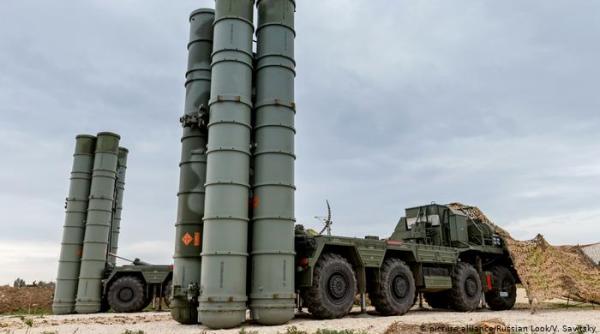 Sistemul rusesc de rachete S-300 nu poate apăra Siria de atacurile aviaţiei israeliene