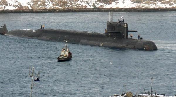 Putin i-a decorat postum pe cei 14 marinari decedaţi la bordul submarinului nuclear AS-12
