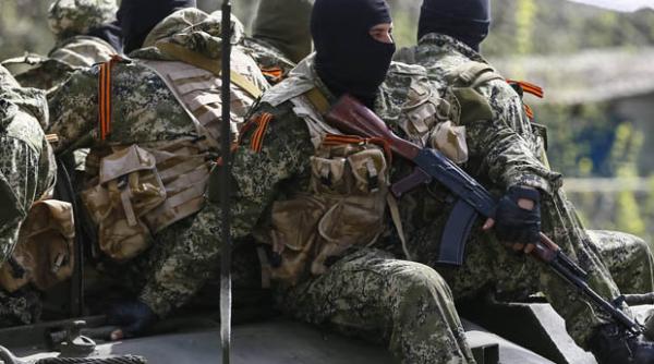 Separatişti proruşi continuă să încalce armistiţiul, lansând atacuri împoriva armatei ucrainene