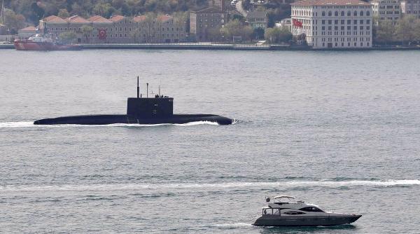 Ucraina acuză Rusia că a încălcat Convenţia de la Montreux. Submarine rusești, prin strâmtoarea Bosfor