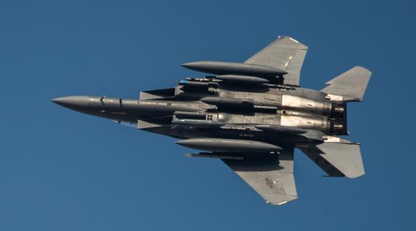 O escadrilă F-15E Strike Eagle a fost desfășurată în Europa