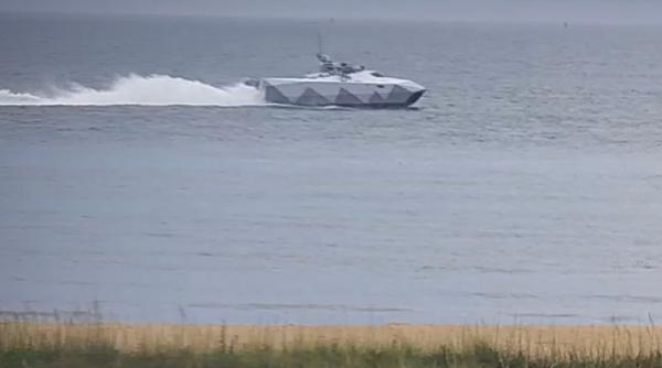 Prima fotografie spion a navei M80 Stiletto destinată forțelor speciale