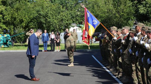 Leș, vizită la Brigada 1 Mecanizată ”Argedava”. Ministrul a verificat unitatea
