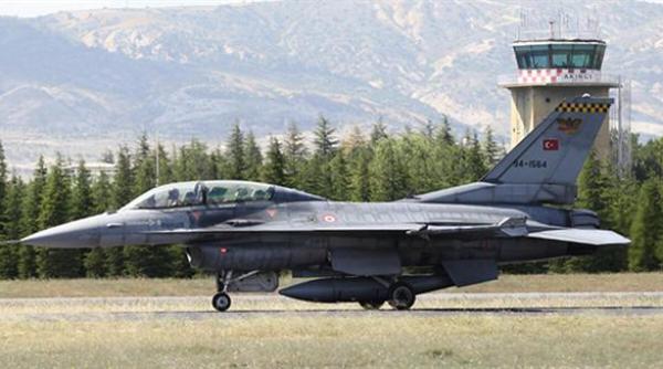 Turcia a declanșat ample bombardamente aeriene în Irak 