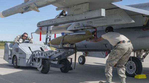 Forțele Aeriene ale SUA schimbă tipul de bombe folosit