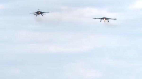 Drona rusească Okhotnik a zburat în tandem cu un avion de vânătoare Su-30SM (Video)