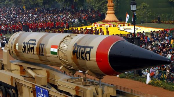 Tensiunile din Kashmir. India şi-ar putea revizui doctrina de a nu recurge prima la arma nucleară