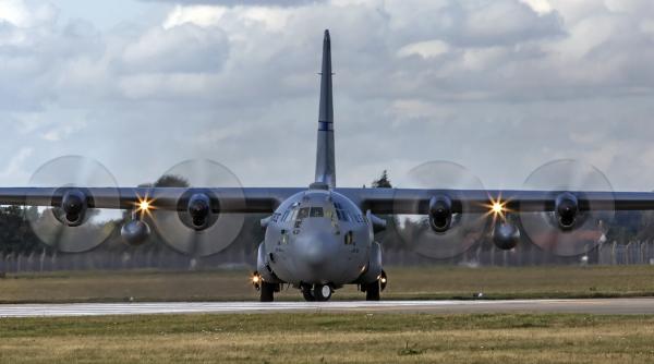 Peste 100 de aeronave C-130 Hercules au fost consemnate la sol după ce s-au găsit fisuri în fuselaj