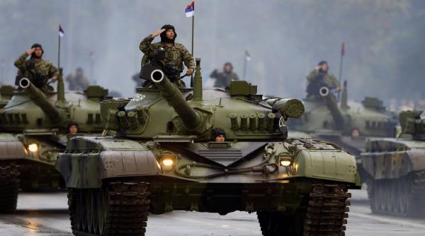 Serbia a secretizat acordul cu Rusia privind livrarea a 30 de tancuri