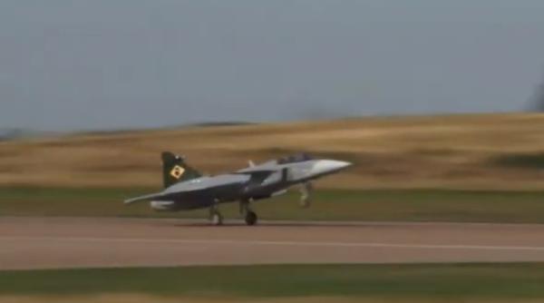 A zburat primul Gripen brazilian - VIDEO
