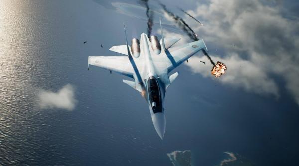 Exerciţii militare în Marea Neagră: Avioane de vânătoare ruse de tip Su-30SM au simulat atacarea navelor inamice