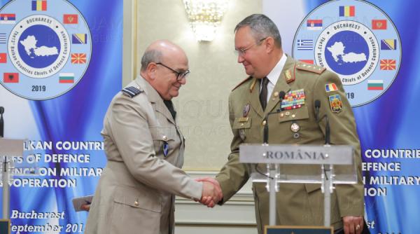 Stuart Peach: România contribuie la securitatea euro-atlantică, stabilitatea nu se obține în izolare