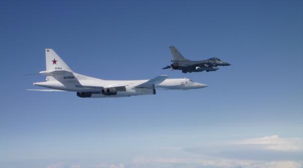 Forțele aeriene belgiene au interceptat patru avioane ruseşti deasupra Mării Baltice (Foto)