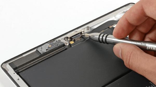 BlackBerry și CACI International vor furniza un soft pentru comunicații criptate