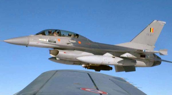 Prăbuşirea avionului F-16 belgian în Franţa: Pilotul şi copilotul au făcut totul pentru a evita zonele locuite