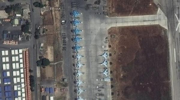 Rusia îşi extinde baza aeriană Hmeimim din Siria