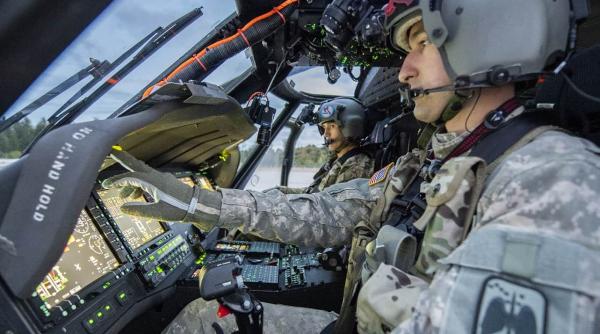 US Army testează cockpit-ul digital al elicopterelor UH-60V Black Hawk