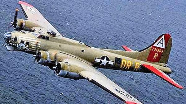 Un bombardier B-17 s-a prăbușit în Connecticut