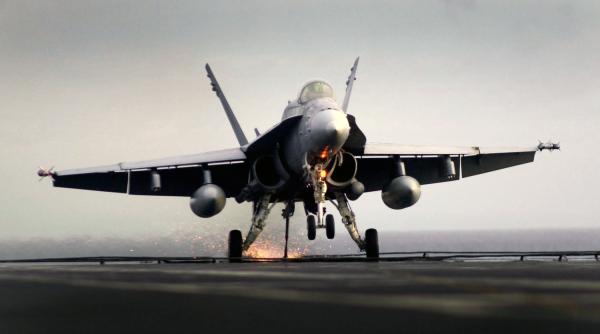 Final de eră pentru F/A-18C. Ultimul zbor în slujba US Navy