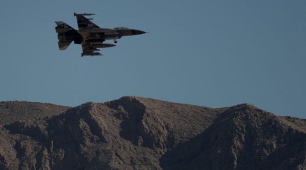 Un avion de luptă F-16 aparţinând forţelor aeriene americane s-a prăbuşit in Germania