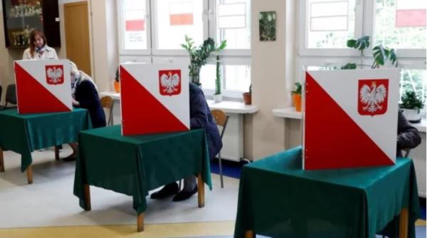 Dreapta catolică și conservatoare din Polonia câștigă din nou