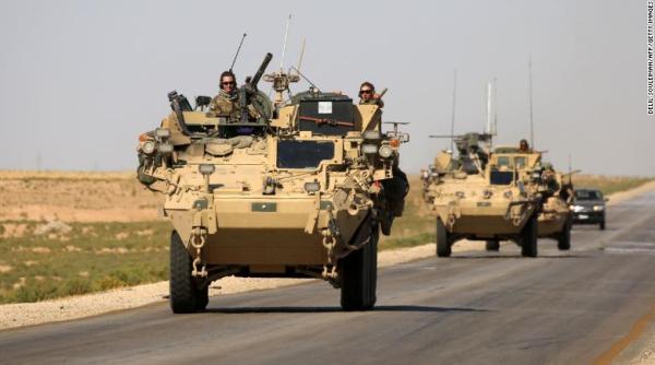 Donald Trump declară că un 'mic' număr de militari americani vor rămâne în Siria