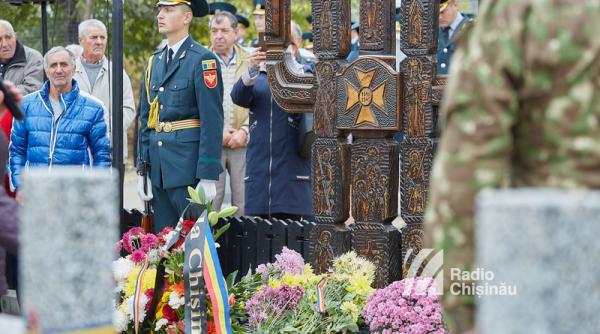 Un cimitir al ostaşilor români a fost redeschis, după lucrări de reabilitare, în Republica Moldova, de ziua Armatei Române