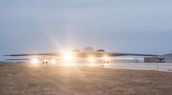 U.S. Strategic Command a trimis în Europa bombardiere B-52 Stratofortress și B-2 Spirit 