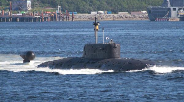 Două submarine nucleare rusești au simulat un duel în apele Mării Barents