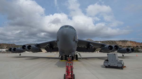 Un bombardier B-52 Stratofortress a aterizat pentru prima dată în Grecia