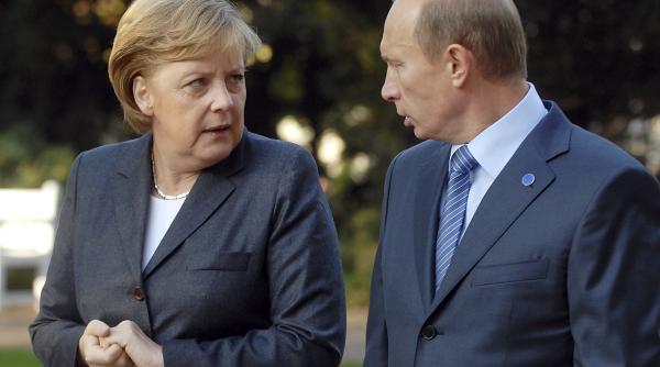 Merkel şi Putin au convenit că estul separatist al Ucrainei trebuie să primească un statut special