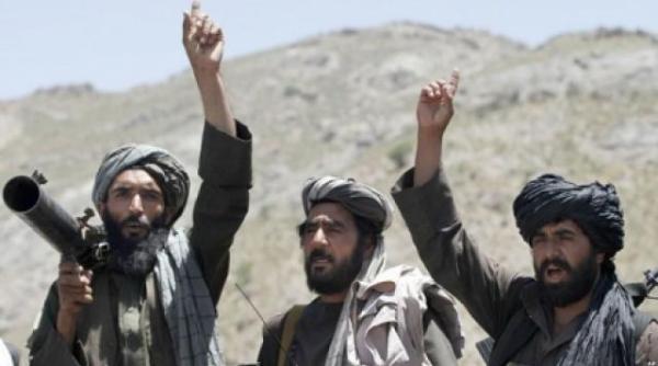 Doi ostatici, predați forțelor americane după patru ani de captivitate în Afganistan