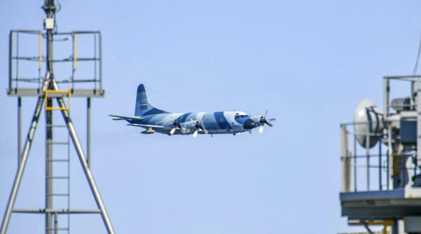 O aeronavă iraniană P-3C Orion a zburat periculos în apropierea navelor de război ale US Navy