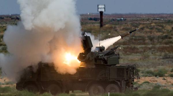 Sistemele de apărare aeriană Pantsir-S au fost depășite de dronele care au atacat baza Hama din Siria