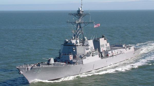 Distrugătorul USS Forrest Sherman a descoperit fragmente dintr-o rachetă iraniană