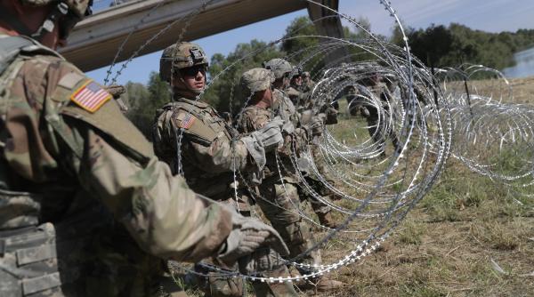 Prezenţa soldaţilor americani la frontiera cu Mexicul. Pentagonul anchetează decizia lui Donald Trump