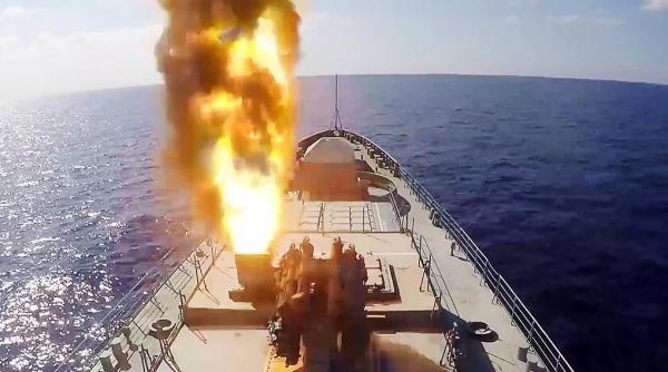 Marina Rusă a lansat o rachetă de croazieră de tip Kalibr în Marea Neagră (Video)