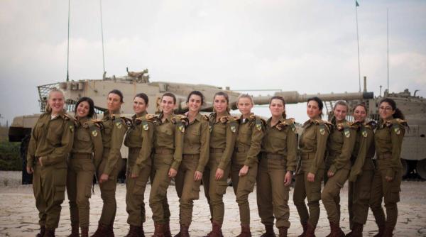 Armata israeliană reia un program-pilot pentru formarea de femei-tanchist