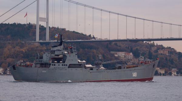 O navă militară de desant a Rusiei s-a stricat în timpul campaniei din Siria (Foto)