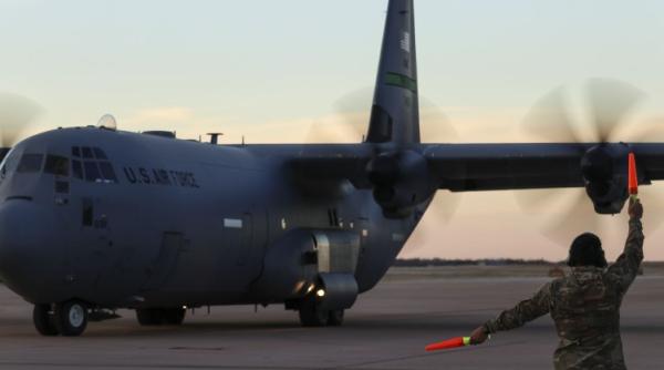 Pentagonul a comandat 50 de avioane de transport