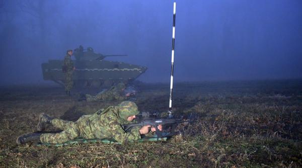 Serbia și-a testat blindatele BVP M-80A, sub privirile ministrului Vulin (FOTO)