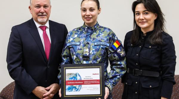 Cursurile de instruire pentru sistemul de rachete Patriot: Compania Raytheon a premiat-o pe locotenentul român Alexandra Vîrlan